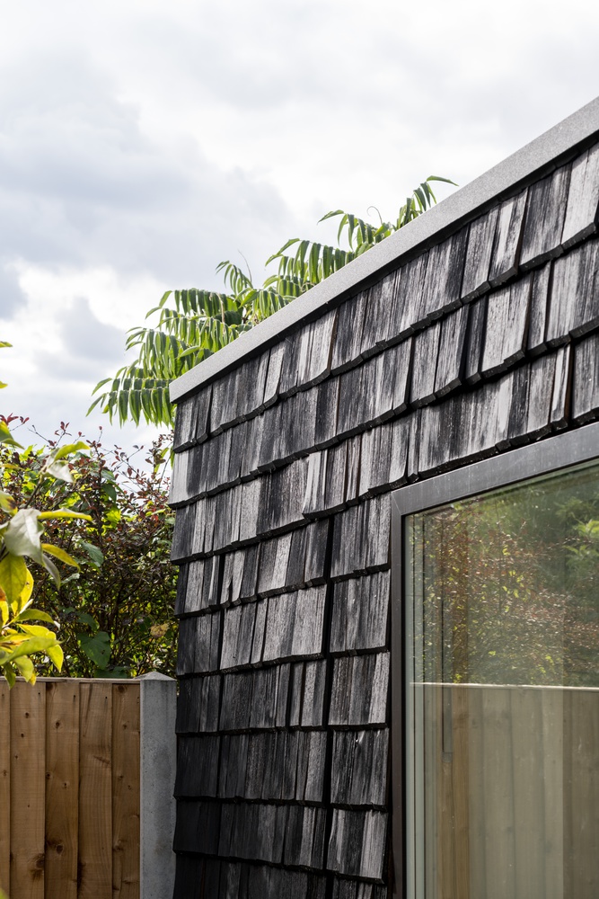 ArchDaily's tweet photo. Schindel Studio is a purpose-built, sustainable artist's #studio that uses shingles to clad the walls and roof, influenced by the vernacular #architecture of rural villages in the #Alps. https://t.co/FW7RJRiDhK https://t.co/MwT1B2Pzqe