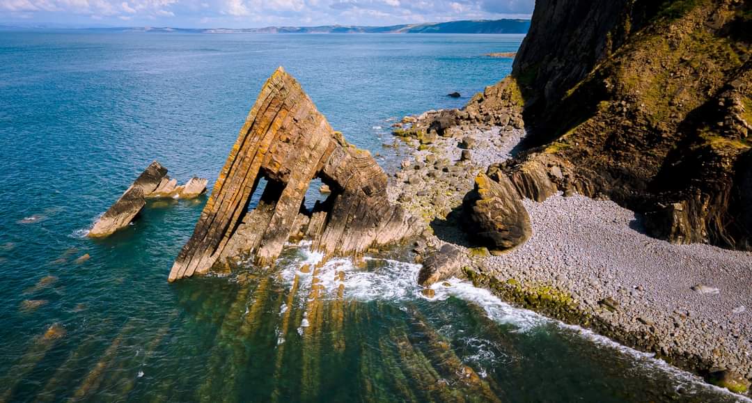 Guts_57U_SEUK's tweet photo. Finally going through my holiday photos. For starters, here's a few from the drone. More to come later... How exciting for you all. #devon #blackchurch_rock #geology #swcoast #holiday #dji #uav #dronephotography #appicoftheweek #aerial #englishcoast https://t.co/x1gBtcgNVQ