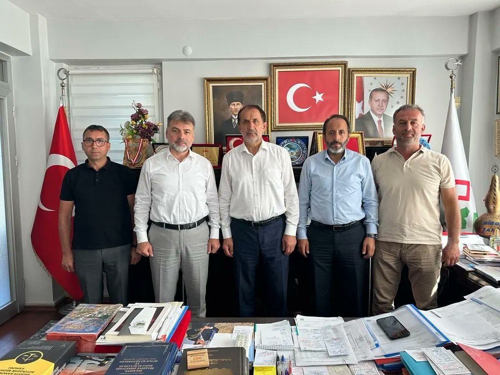 hizmetisakarya's tweet photo. Kaynaşlı Belediyesi ile Sendikamız arasında bir süredir devam eden ek ücret zammı görüşmelerinde imzalar atıldı. %40 oranında iyileştirme içeren ek protokolde emeği geçen başta Belediye Başkanı Sn.Birol Şahin ‘e emeği geçen herkese çok teşekkür ederiz
@mstgkdmr @hizmetissendika https://t.co/sQxDlI679d