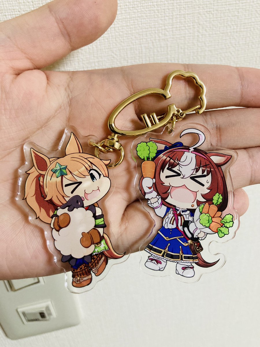 メイショウドトウ(ウマ娘) 「コミケで配布するアクキー、届いたわよ〜!」|末長のイラスト