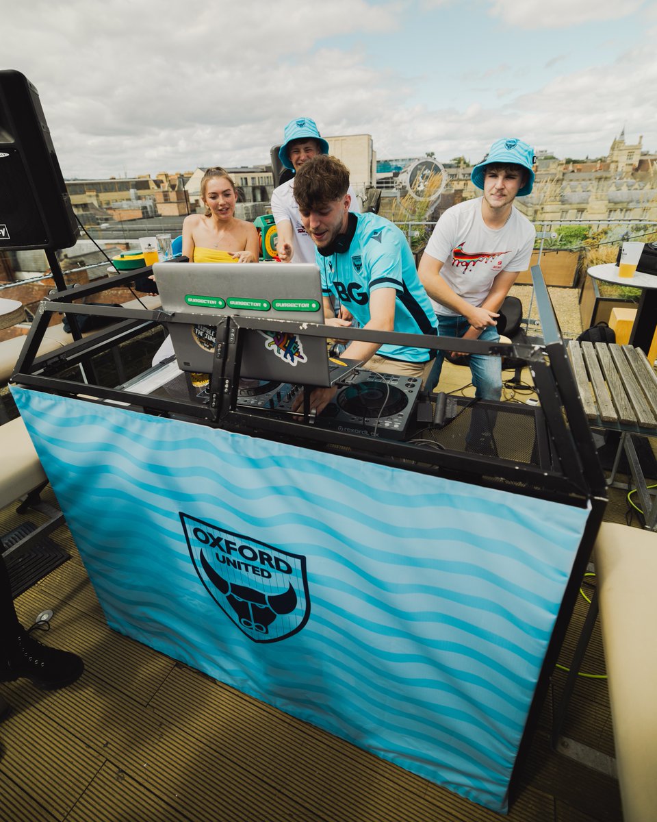 reachfeverpitch's tweet photo. It was great to attend @OUFCOfficial private rooftop party, where they unveiled their 23/24 third kit.

Thanks for the bucket hat. 🔵

#gowiththeflow https://t.co/OkBXgvzxKZ