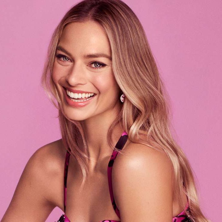 PopTingz's tweet photo. Kylie Minogue wants fellow Australian Margot Robbie to play her in a biopic. https://t.co/wuoOohne3U