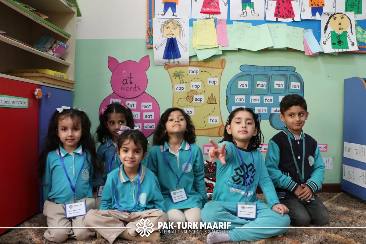 PakTurkMaarif's tweet photo. Start the day with a big smile, because happiness is contagious! 😄
#PakTurkMaarif #JuniorStudents https://t.co/2hHNXb31wn