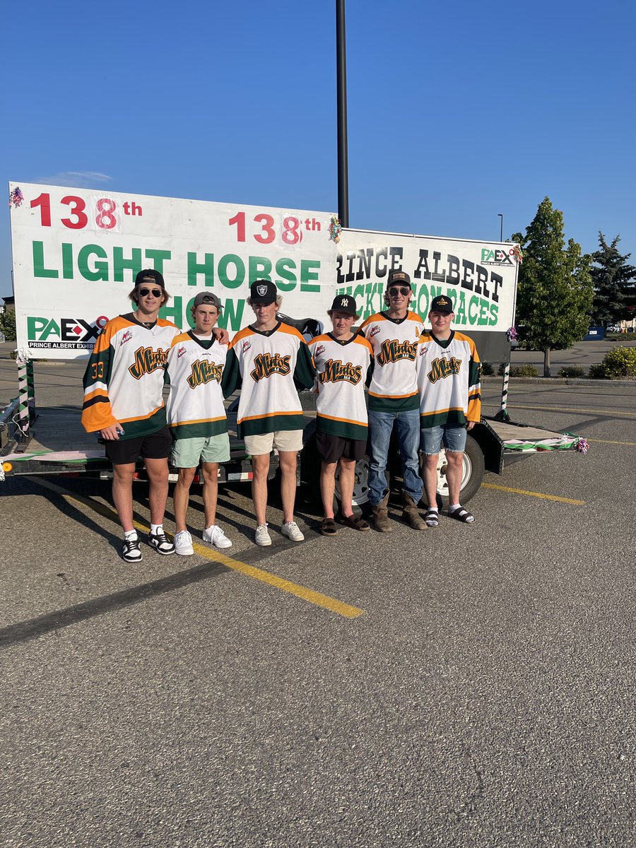 PA_Mintos's tweet photo. Great night for a parade! Thank you to the Prince Albert Exhibition for having us out! #PAEX #communityfirst https://t.co/ymX5RJCV5U