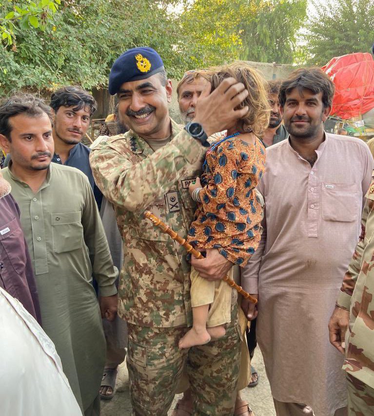 maaz_marwat1's tweet photo. Shahadat anniversary of Lt Gen Sarfaraz. May Allah grant him Jannat ul Firdos. AMEEN https://t.co/57tI39toDe