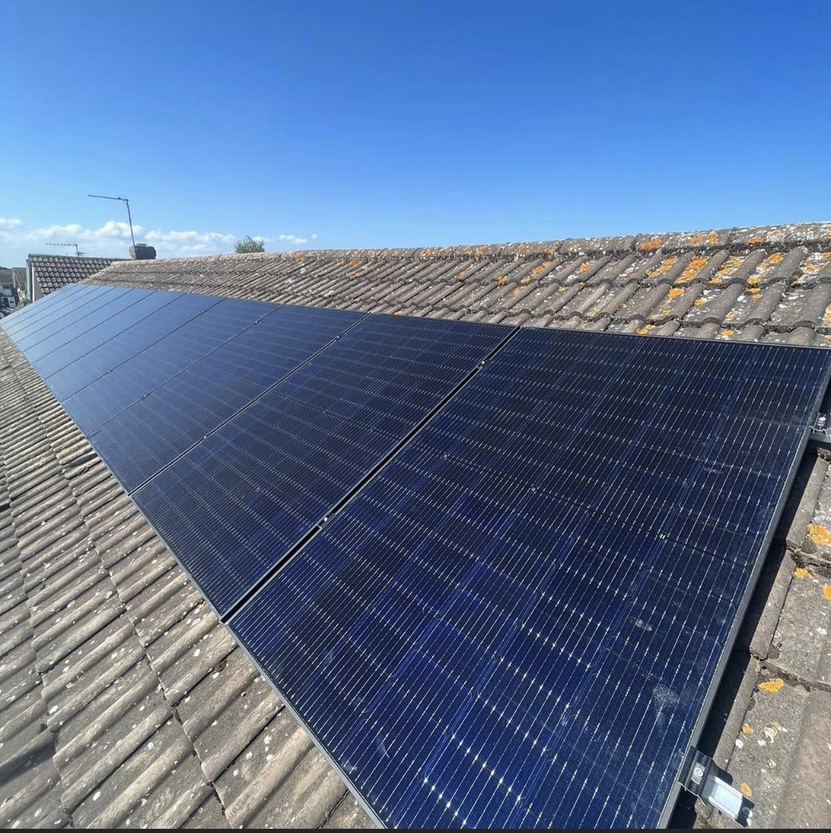 Installing our energy efficient Solar Panels on this beautiful building while the Sun pours down… it doesn’t get much better! 👷‍♂️☀️🏠 

Have you been thinking about joining the #solarenergy club? We are here to answer all of your questions. 

📱 Give us a call on: 0113 7333 797