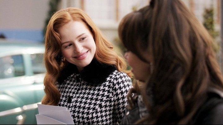 choni_apenas's tweet photo. "eu tô namorando com a Toni Topaz"

"uau... sim, isso faz sentido"

Sério, Betty? https://t.co/ZZq0qVCR8y