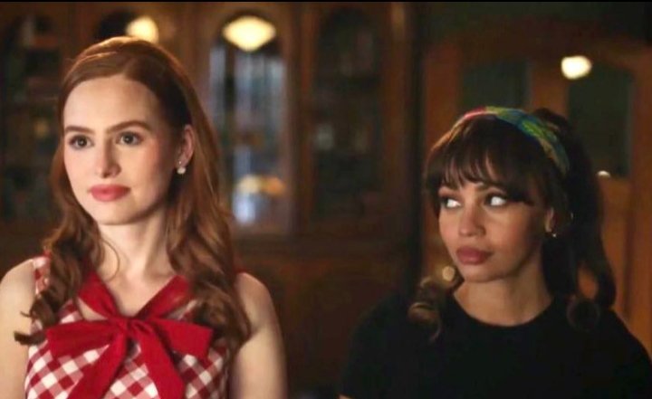choni_apenas's tweet photo. "eu tô namorando com a Toni Topaz"

"uau... sim, isso faz sentido"

Sério, Betty? https://t.co/ZZq0qVCR8y