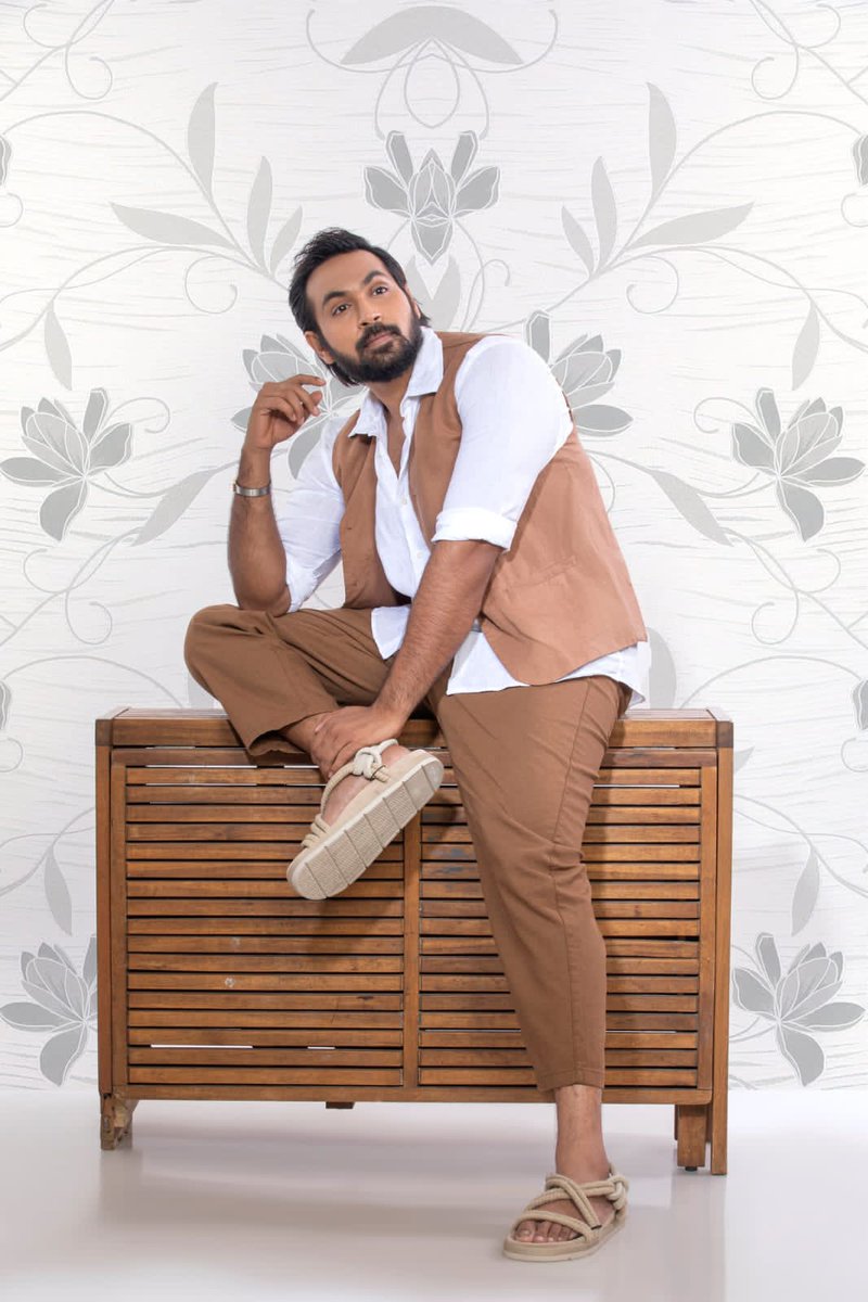 Happy Birthday to talented actor #BiggBoss fame @ActorMaanas 💐💐 Looks ultra-stylish and slick in birthday special posters Wishing you many more blockbuster years ahead. All the very best for your future endeavours ❤️ #HappyBirthdayMaanas