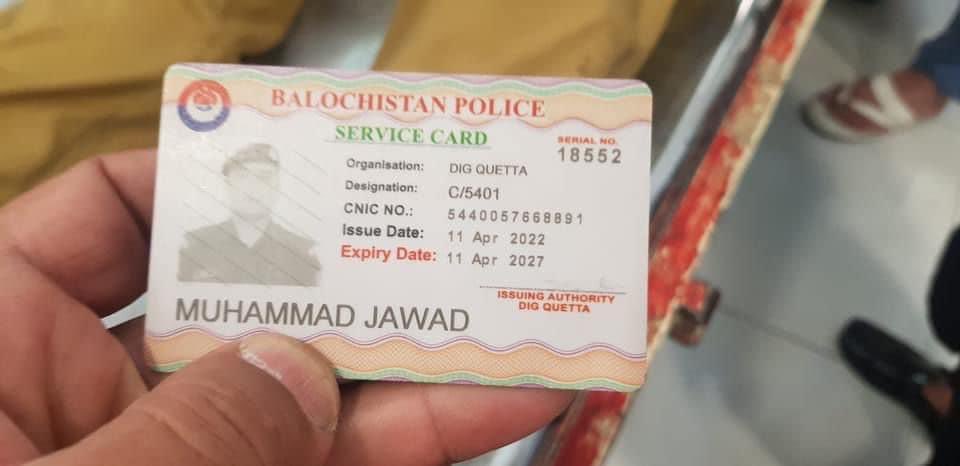 irfanalimdi's tweet photo. اب سے کچھ دیر قبل بینظیر پُل پر فائرنگ سے پولیس سپاہی جواد ہزارہ شھید۔یاد رہے کل بھی نواں کلی میں دو پولیس اہلکاروں کو ٹارگیٹ کیا گیا جن کا تعلق ہزارہ قبیلے سے تھا۔
#StopHazaraGenocide #Quetta @ZaraHatKay_Dawn https://t.co/gYkaoUUvMs