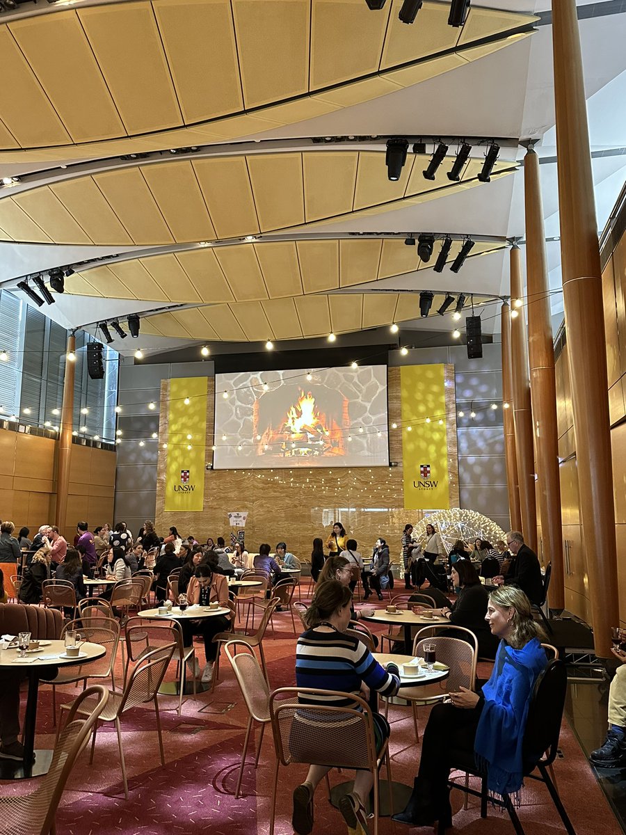 Rebecca_D19's tweet photo. 📍@UNSW Winter Warmer Event ❄️🧣 https://t.co/SkFQVD0AhR