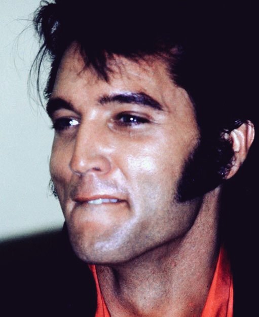 midnightmarvl's tweet photo. his face was carved by god https://t.co/Z1xrt5MhKw