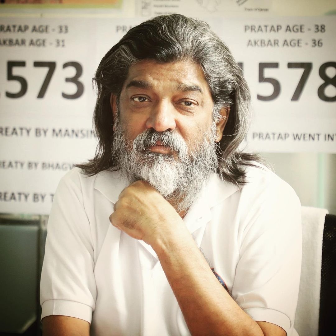 bombaytimes's tweet photo. Art director and production designer #NitinDesai, known for his work in #Devdas, #JodhaaAkbar and #Lagaan, dies by suicide at his studio in Karjat
#NitinChandrakantDesai #NDStudios #Bollywood #Maharashtra https://t.co/4y9n3jhCpr