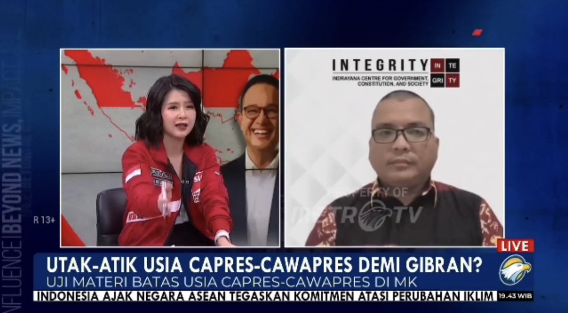 Backdrop Integrity. Baju cokelat. Kenapa tidak dipakai identitas partainya? Anda politisi Demokrat. Patut diduga semua pernyataan Anda punya kepentingan politik. Apa motif seorang <a href="/dennyindrayana/">Denny Indrayana</a> terus menggiring opini publik bhw pemerintah punya skenario jahat?