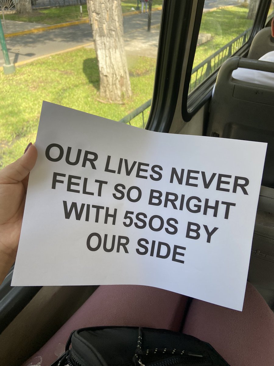 bangyeikei's tweet photo. @Michael5SOS Come back! 😭💕🇵🇪 please https://t.co/t9xHNbXmUo
