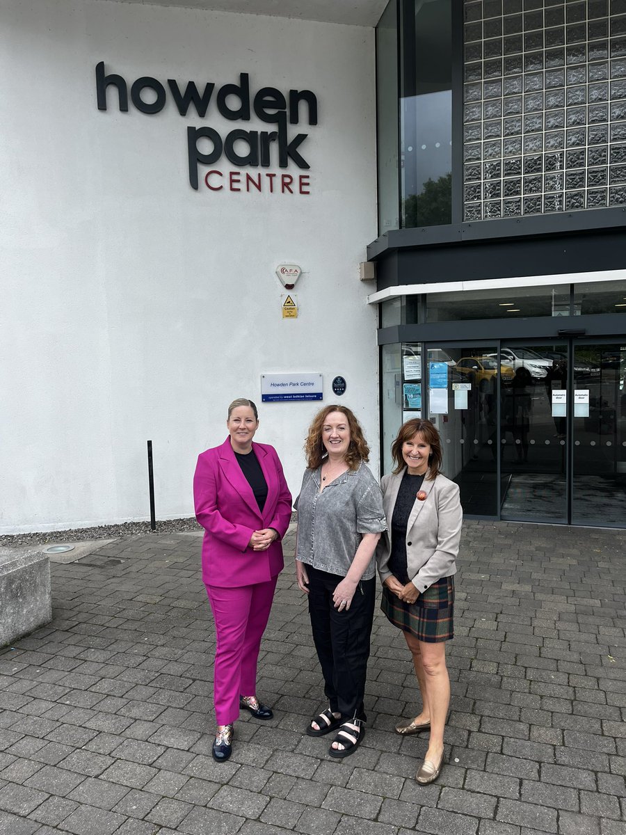 HannahKBardell's tweet photo. 1) A huge pleasure to welcome the head of @edfringe Shona McCarthy and her external affairs Director Anne Diack out to @HowdenPark recently. I invited them out to see the venue &amp;
discuss the opportunities for Howden Park and West Lothian to be more closely involved in the fringe. https://t.co/uikhw8a52Y