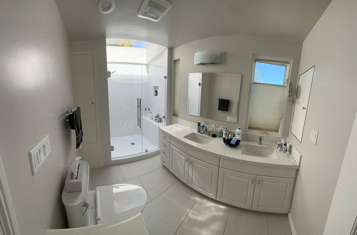 bronze4u's tweet photo. Shower and toilet Reno finished!!! 🚿 🚽 https://t.co/W4KJTy50qF