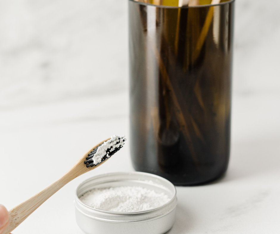 SmileDentalStuM's tweet image. #DentalTip

Brushing with Toothpaste is the standard way to clean teeth, however, brushing with Tooth power is equally effective as it has similar ingredients which help to remove dental plaque

#toothpowder #smiledentalstudio