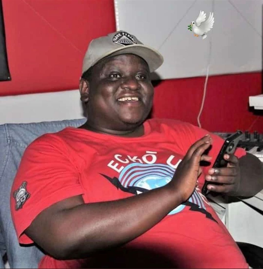 __narada's tweet photo. Niyihe ndirimbo junior multisystem yakoze ufata nkiyibihe byose ???

#RIPJUNIOR💔💔🕊🕊 https://t.co/iHsb2bt5Dv