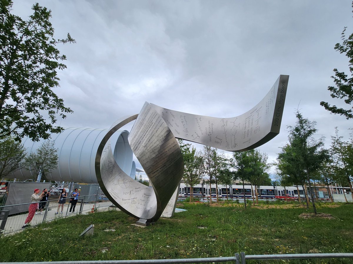 CarlyOakley01's tweet image. Having an incredible time at CERN in Switzerland with some really lovely people courtesy of @ogdentrust #stilllearning #scienceforeveryone @CERN