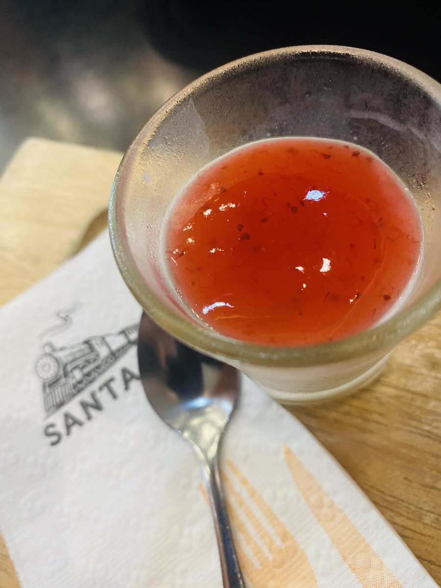 PNattinee's tweet photo. 🍓 #pannacotta https://t.co/GmXWwRITS4
