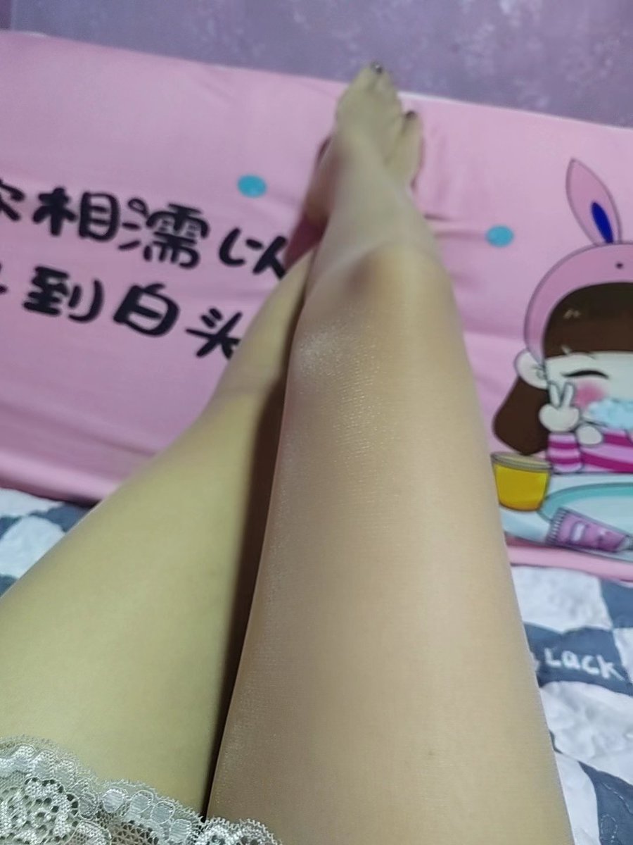 baodingfuqiNTR's tweet photo. @lvmaoshetuite 家妻的脚，原创 https://t.co/a0UeXpSlTO