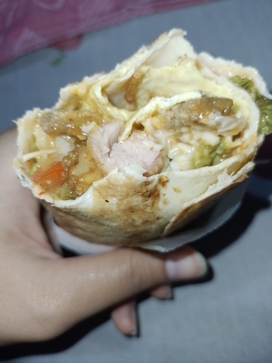 Gliter_blue's tweet image. Muantepp banget wehh kebabnya
#mantul