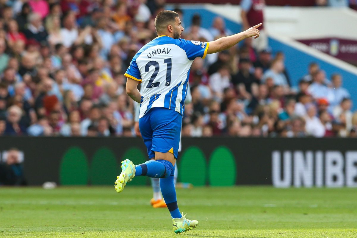 #Sky Info: Jetzt wird’s ernst. Mündliche Einigung zwischen #Undav und #VfB. Er will nach Stuttgart.
Leihe mit Kaufoption
Noch nichts unterschrieben
Vereine sind noch nicht komplett einig
Vorgriff auf möglichen Guirassy Abgang
<a href="/SkySportDE/">Sky Sport</a> <a href="/SkySport_Ben/">BenHeckner</a> <a href="/Plettigoal/">Florian Plettenberg</a>