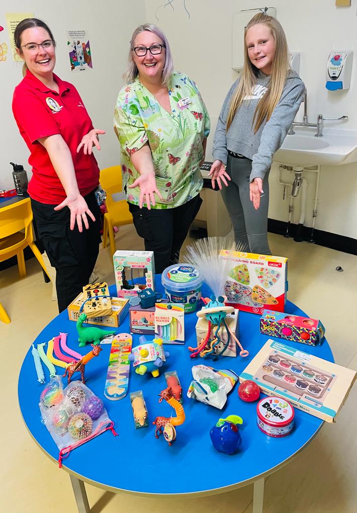 Huge THANK YOU to Lorna who came to visit with her mum our play leader Adele. They brought some wonderful new sensory toys they fundraised to buy for our patients. #fundraising #ThankYou We are so grateful to you for spending your valuable time supporting us. ❤️