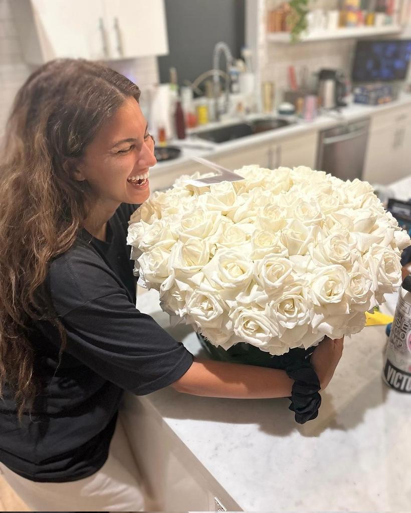 📷 Queen Bey sent flowers to Tori 🌹🌸 

Aaahhh 😍
