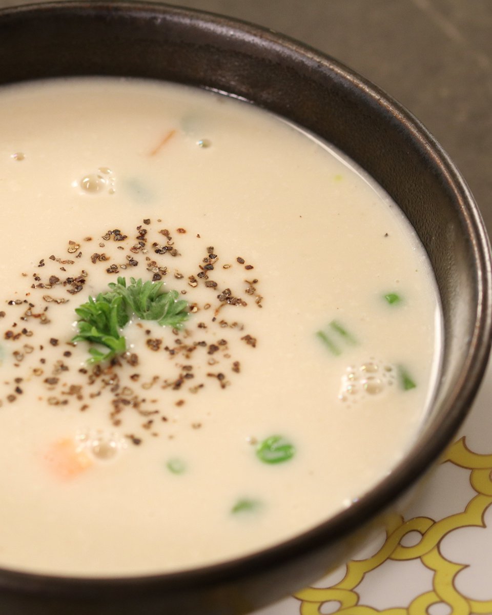 SanjeevKapoor's tweet photo. Ek aisa garma garam, light and heartwarming soup chahiye toh what better than mix vegetable soup? Check it out.
https://t.co/n5NlaKyR8x
#SanjeevKapoor #SanjeevKapoorKhazana #MonsoonKaMazza #Episode40 #MixVegetableSoup #Vegetablesoup #Soup #Frenchbeans #Cornkernels #Onepotmeal https://t.co/LRgRUTlbnM