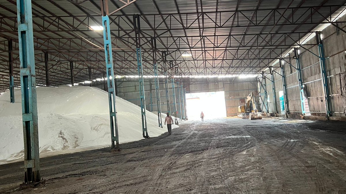 IPGA Board Advisor Mr. Parag Gadre and Deputy CEO Mr. Pranav Marne visited Mumbai Port Trust Indira docks to observe the activity at port sheds. IPGA has collaborated with Mumbai Port Trust  authorities to build and operate  a temporary shed no 12B with expanse of 10,000sq meters