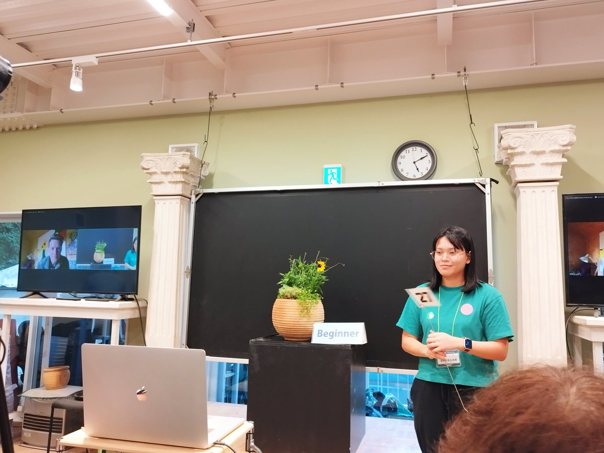 ShinshuUni's tweet photo. In July, #students from #Ina #campus participated in a ‘#Yoseue -container gardening’ #workshop at #Barakura English Garden. English #gardener taught them how to do it and the completed Yoseue is now displayed at Ina campus! #バラクラ #信大
https://t.co/zUJFdFQmD1 https://t.co/kcCTWRHoUh
