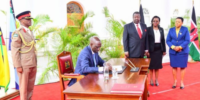 allanotizz's tweet photo. @WilliamsRuto slam his CSs and PSs warns them against laziness,incompetence and unnecessary international travels. #DigitalTransformationKE #Brekko @MajimajiKenya @GhettoRadio895 @mojezzkabro @arua_maureen @Stevemulwa9 #nicmuhando https://t.co/jIgXT2Uek4