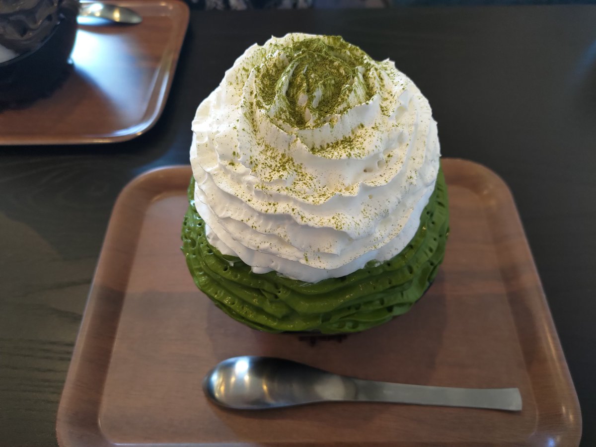 reta1686's tweet photo. 抹茶エスプーマ練乳かけ放題、最後まで美味しかった。ムスメはほうじ茶エスプーマ。食べ方下手すぎwアタシは一滴もこぼさなかったのに。
#pilee
#かき氷
#エスプーマ https://t.co/YsI64ykjxe