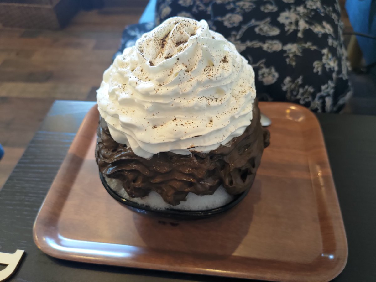 reta1686's tweet photo. 抹茶エスプーマ練乳かけ放題、最後まで美味しかった。ムスメはほうじ茶エスプーマ。食べ方下手すぎwアタシは一滴もこぼさなかったのに。
#pilee
#かき氷
#エスプーマ https://t.co/YsI64ykjxe
