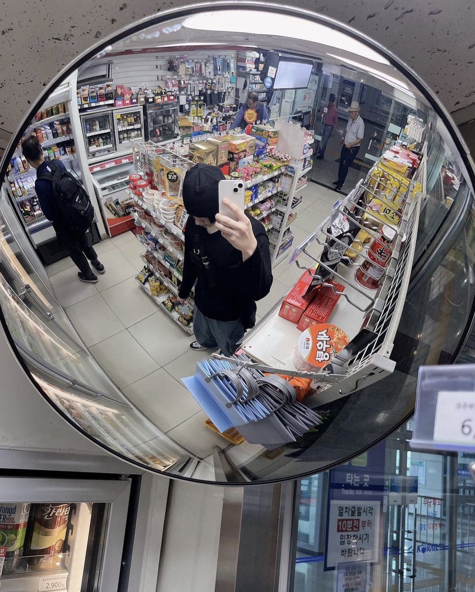 pihyeok's tweet photo. [pih_diary01] 230802 Instagram Post

"👄"

#박인혁 #인혁 #INHYEOK #인스타그램 https://t.co/UEBmWJsDWV