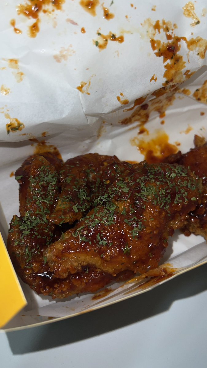 najihahshahrel's tweet photo. Tak sangka ayam A&amp;W yang ni sedap!!!! 

Nama dia TwiWings.

Ayam besar, sauce sedap, harga berbaloi 🤤

Rasa nak order lagi harini. https://t.co/Aq59zg4bUX