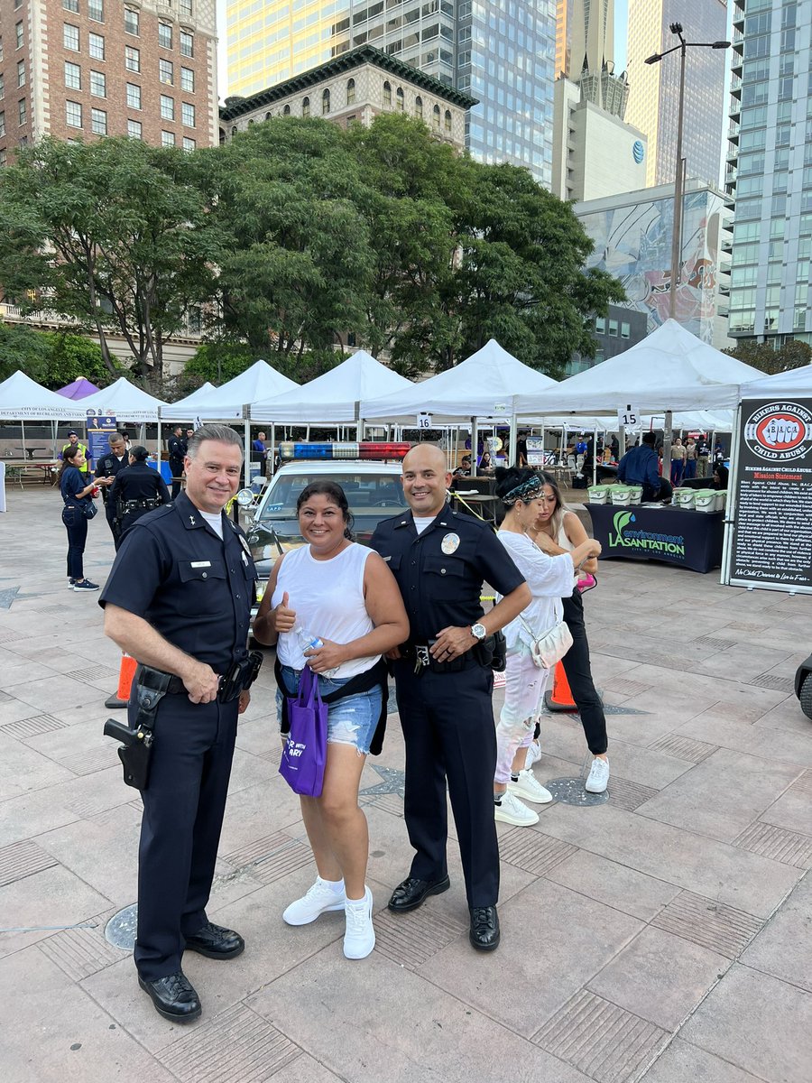 LAPDCaptMorales's tweet photo. Central National Night Out, thank you all for your continued support and success here at Central
@LAPDChiefMoore 
@lapdmikeoreb 
@LAPDCARRANZA https://t.co/5MH1HzwSSA