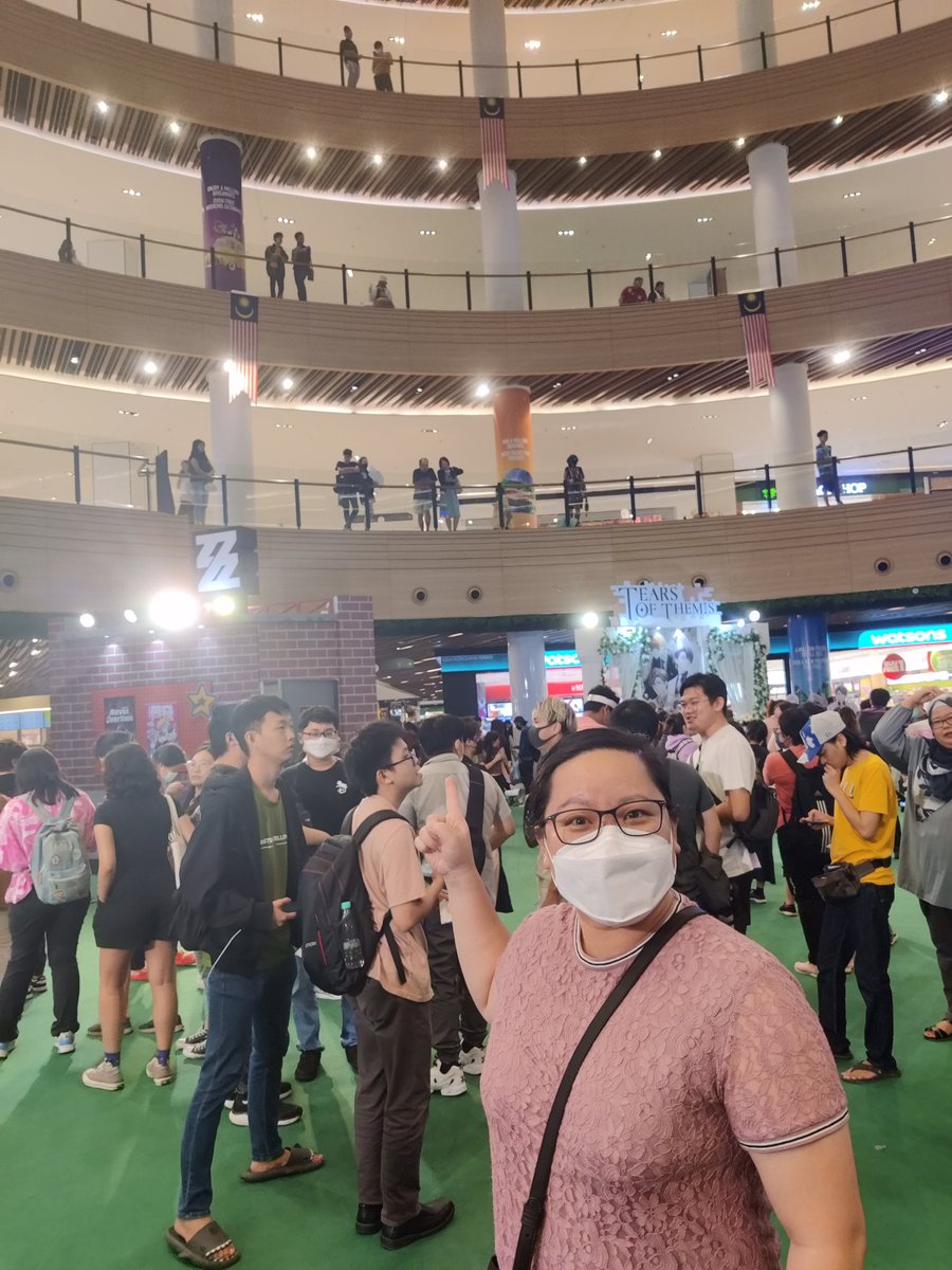 electronicfly's tweet image. Finally here at #hoyofest Malaysia!