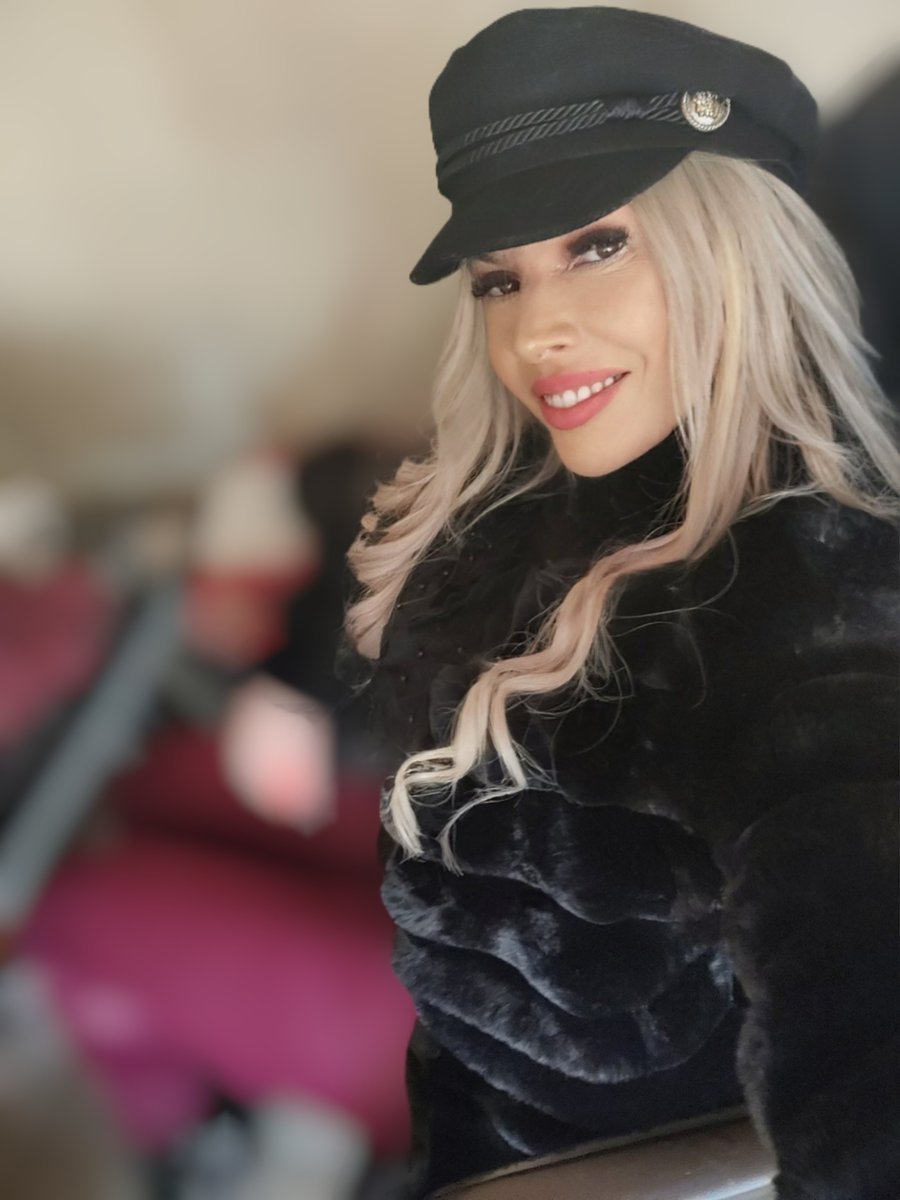 SashaAllForU's tweet photo. 📢 That's the sound of police! 👮‍♀️Woop Woop! 🚓

#Police #Sasha #onlyfansgirl #onlyfansbabe #promoter #outfitoftheday #sexy https://t.co/UQoREIHJ5g