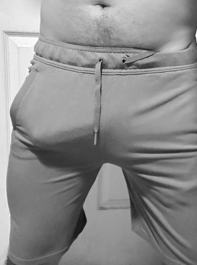rodJoss00's tweet photo. Mi outfit de hoy, los leo 🍆🔥 https://t.co/SCjGG2v33b