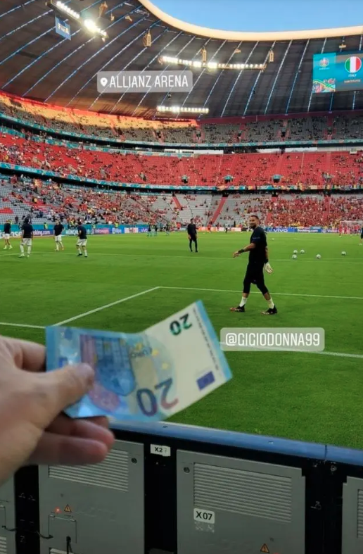 CocoKIM47043335's tweet photo. @FabrizioRomano #Dembele ,the second #donnarumma ,a true #moneyslave !!! #dembeleout ↓↓↓ https://t.co/00nXkfuVTT
