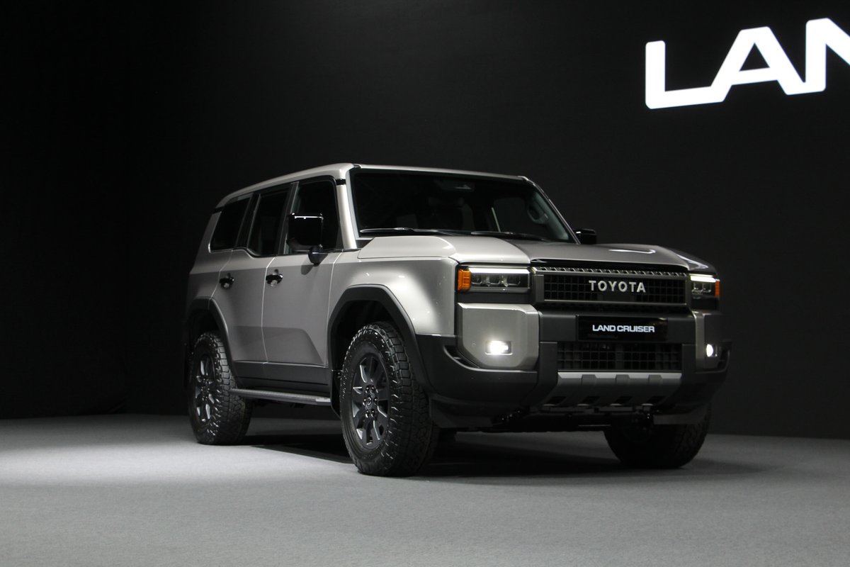 responsejp's tweet image. 【トヨタ ランドクルーザー250】これが本家！「プラド」と呼ばれない理由
response.jp/article/2023/0…

#新型車 #トヨタ #ランドクルーザー #ランドクルーザープラド