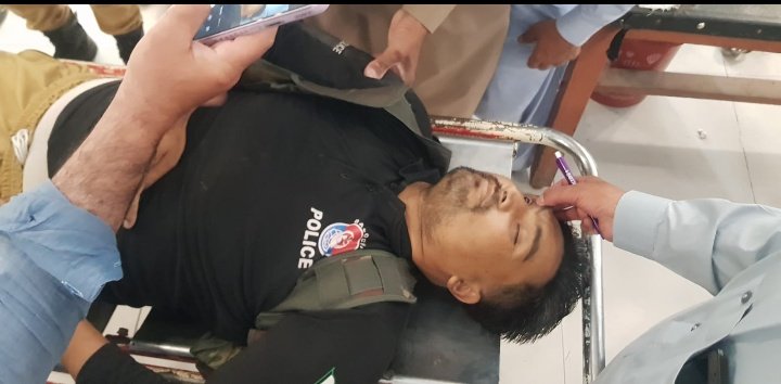 NainaZubairi's tweet photo. Balochistan police is one of the strongest pillar against the menace of terrorism. Inshallah the sacrifices of the young blood of #balochistan Police will never forgotten in the history.
#balochistan 
#Quetta https://t.co/c03Vrewosu