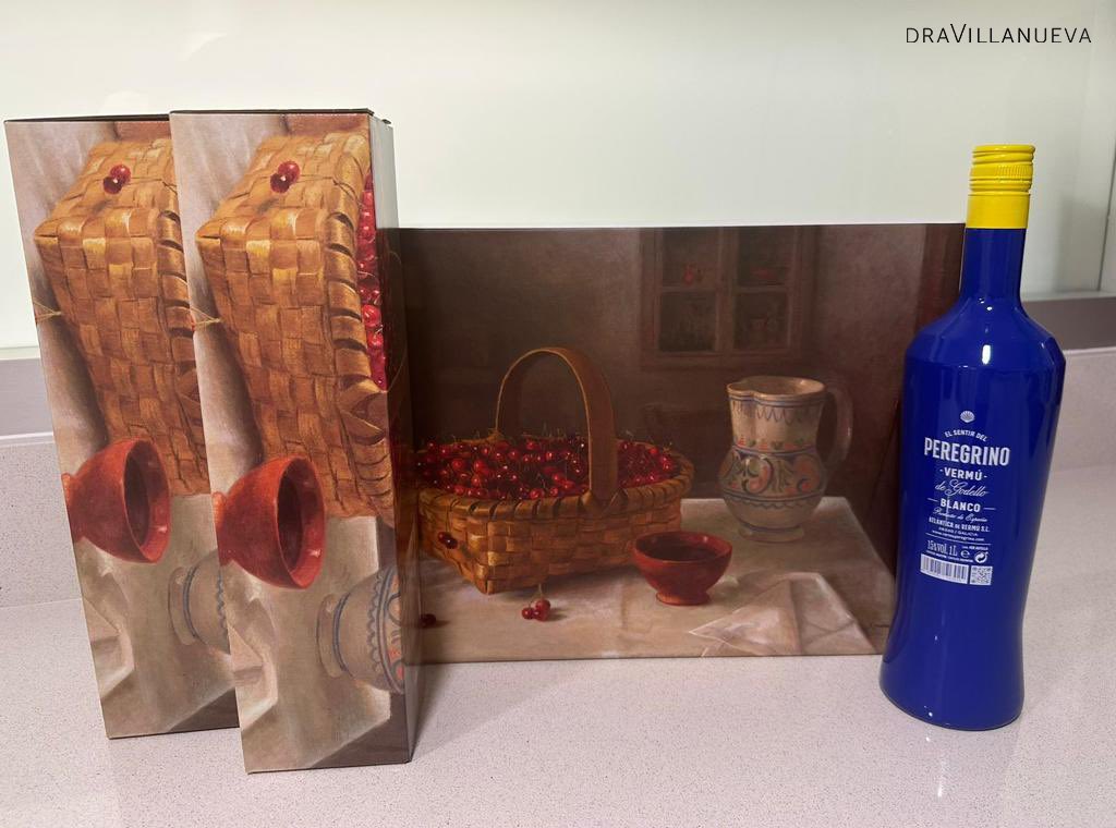 ¡Muy agradecida por este detallazo😍 a mi paciente Ángeles! ¡Este #Vermú elaborado en #Galicia está riquísimo! ¡Animo a todos aquellos a los que les guste este tradicional licor a probarlo! 
#VermutPeregrino #regalo #gracias