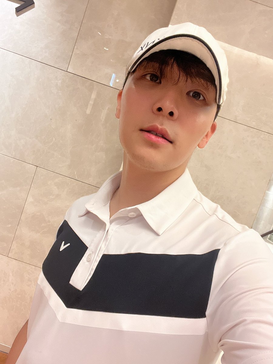 AlphaBAT_JIN's tweet photo. 🏌🏻☔️🏌🏻 https://t.co/t44bjTouB7