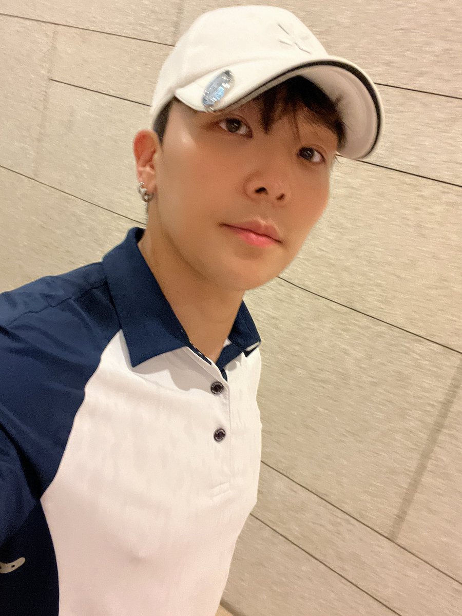 AlphaBAT_JIN's tweet photo. 🏌🏻 https://t.co/Hokzr5I2ow