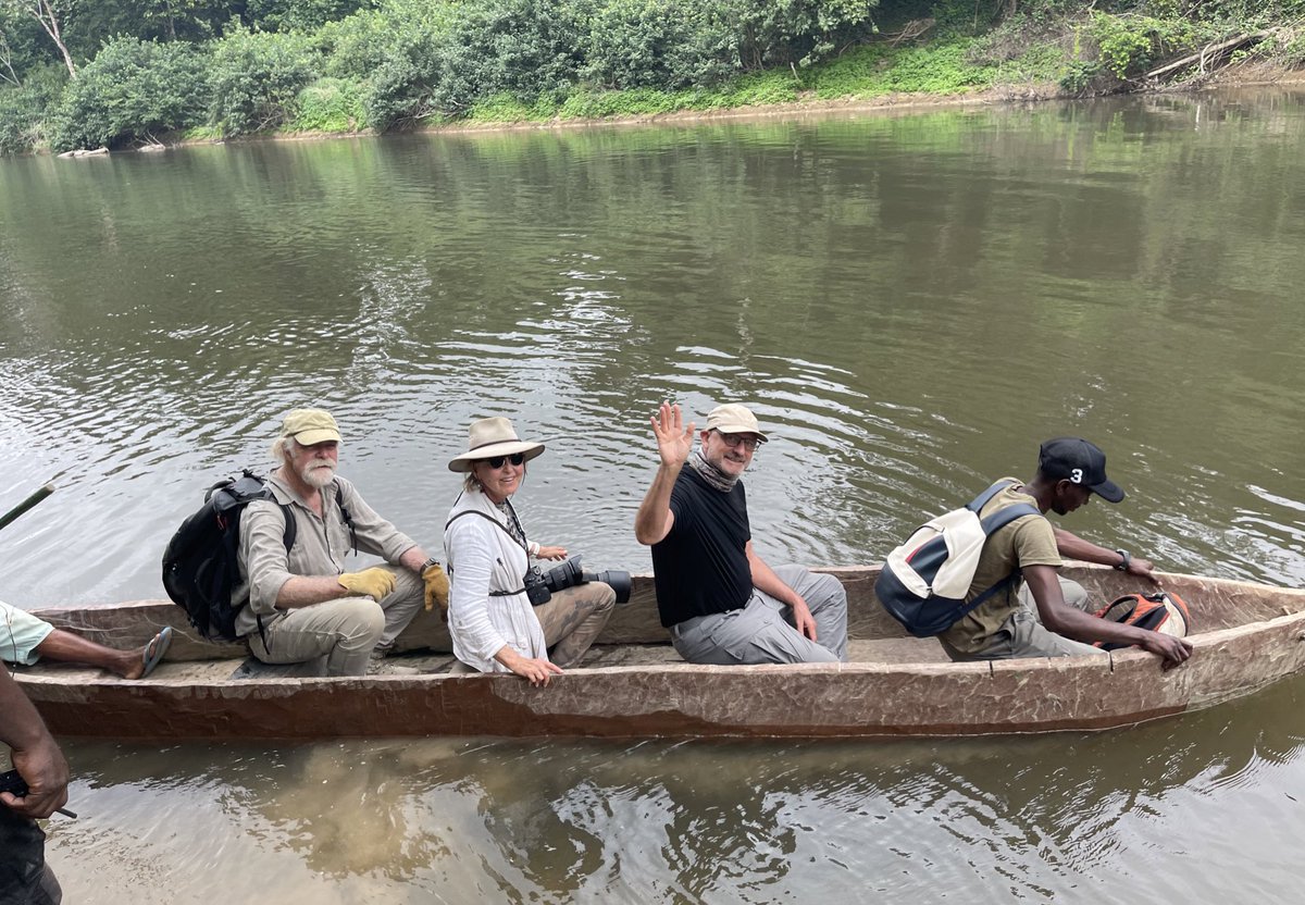 tch_christ's tweet photo. La semaine dernière j’ai eu l’immense privilège de guider Dereck et Beverly Joubert dans les parcs nationaux. Deux mythes de la conservation de la faune sauvage africaine et de la photographie. 💚💛💙 #nationalgeographic #parcsgabon https://t.co/5o29XyHKUs