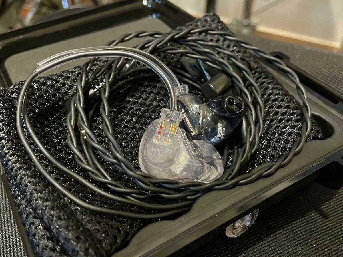 horichan914's tweet photo. オーダーしていたイヤモニ2機目、届きました!
かっこいい🔥🔥
#fitear #須山補聴器 #Custominearmonitors https://t.co/vVVOzetdLU